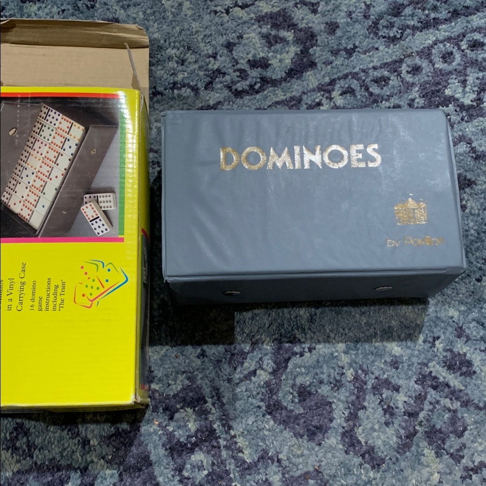 Vintage double twelve color dot dominos set of 91 in carrying case - Picture 4 of 5